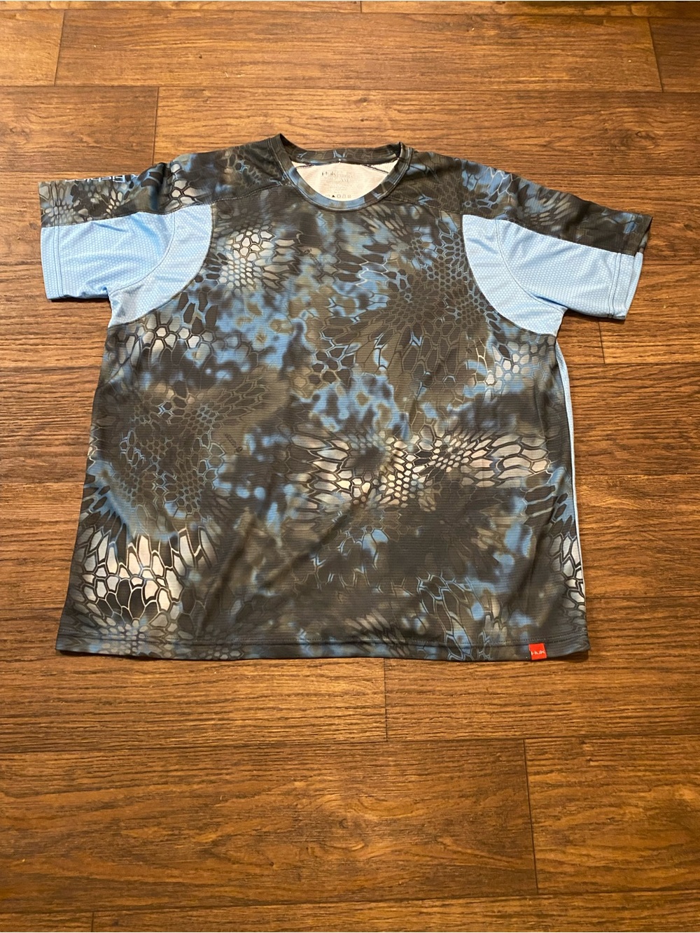 Huk fishing men t shirt